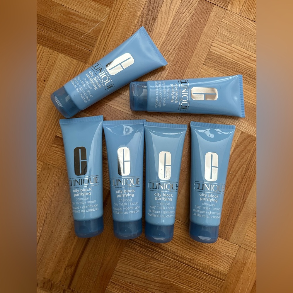 BRAND NEW Clinique city block purifying charcoal clay mask + scrub (6 bottles)